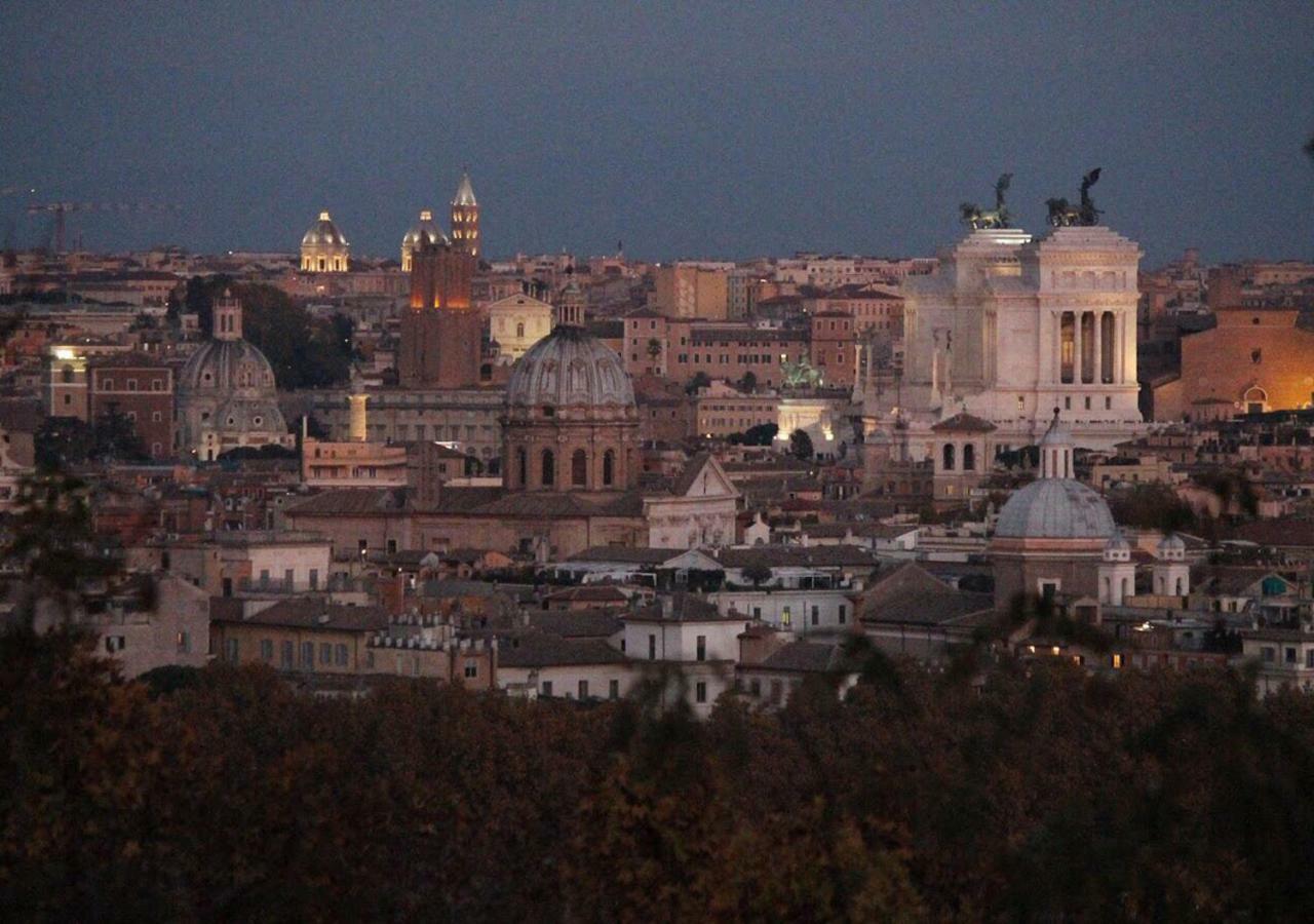 Vatican In The Moonlight Apartment Roma Eksteriør bilde